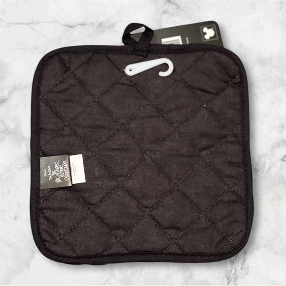 2/$8✨Disney Nightmare Before Christmas Pot Holder - Picture 2 of 2